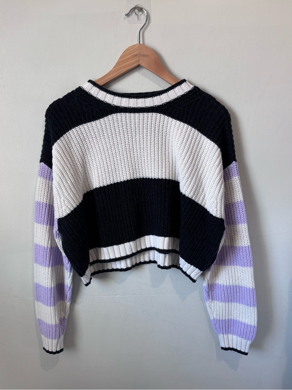 American Eagle Cropped Colorblock Striped Crew Neck Sweater | Size Medium